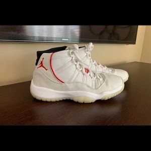 Jordan 11 Platinum Tint, size 6.5